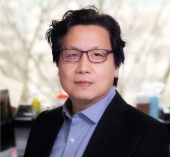 Headshot of XingXing Zang, PhD, of Albert Einstein College of Medicine